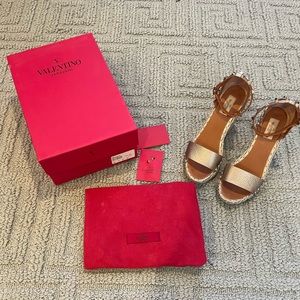 Authentic Valentino Garavani Rockstud Wedges Espadrilles Gold 38